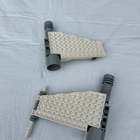 LEGO Star Wars: Luke Skywalker’s X-Wing Fighter 75301 Incomplete With Mini Figs - Picture 7 of 9